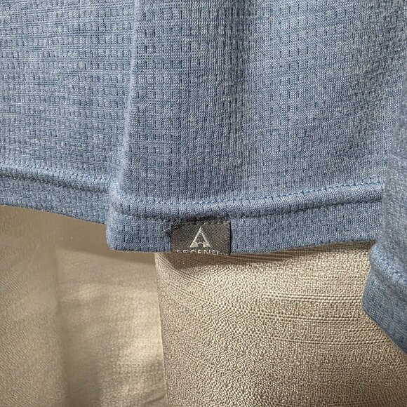 Ascend Men's Blue Henley Size Large - Picture 8 of 8